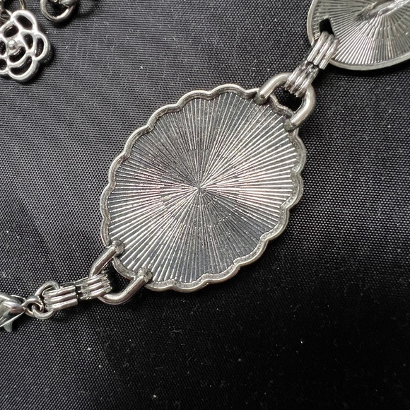 Metal Medalion Belt Ovals Chain Clasp Size Small Shiny Silver - Picture 6 of 10